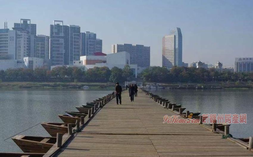 電梯房迎賓花園浮橋邊143平米3室2廳2衛(wèi)出售_房源展示圖5_新贛州房產(chǎn)網(wǎng)